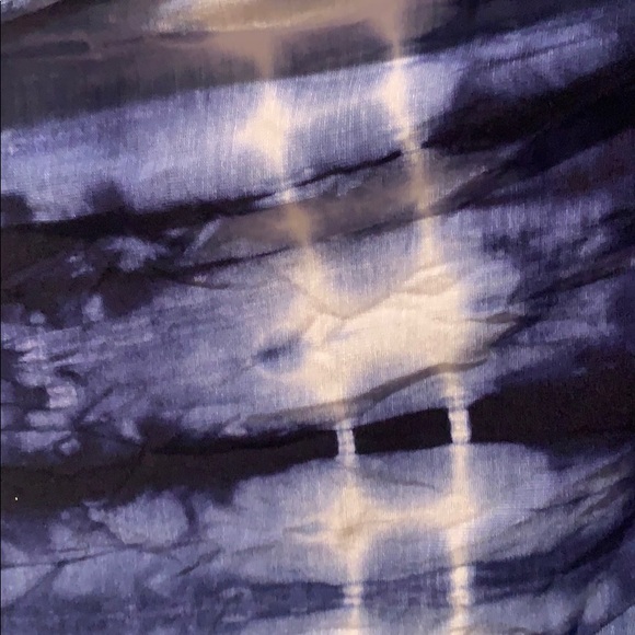 Top - Picture 2 of 3